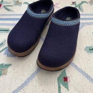 LL Bean Navy Wool Slip-On Clogs size 9